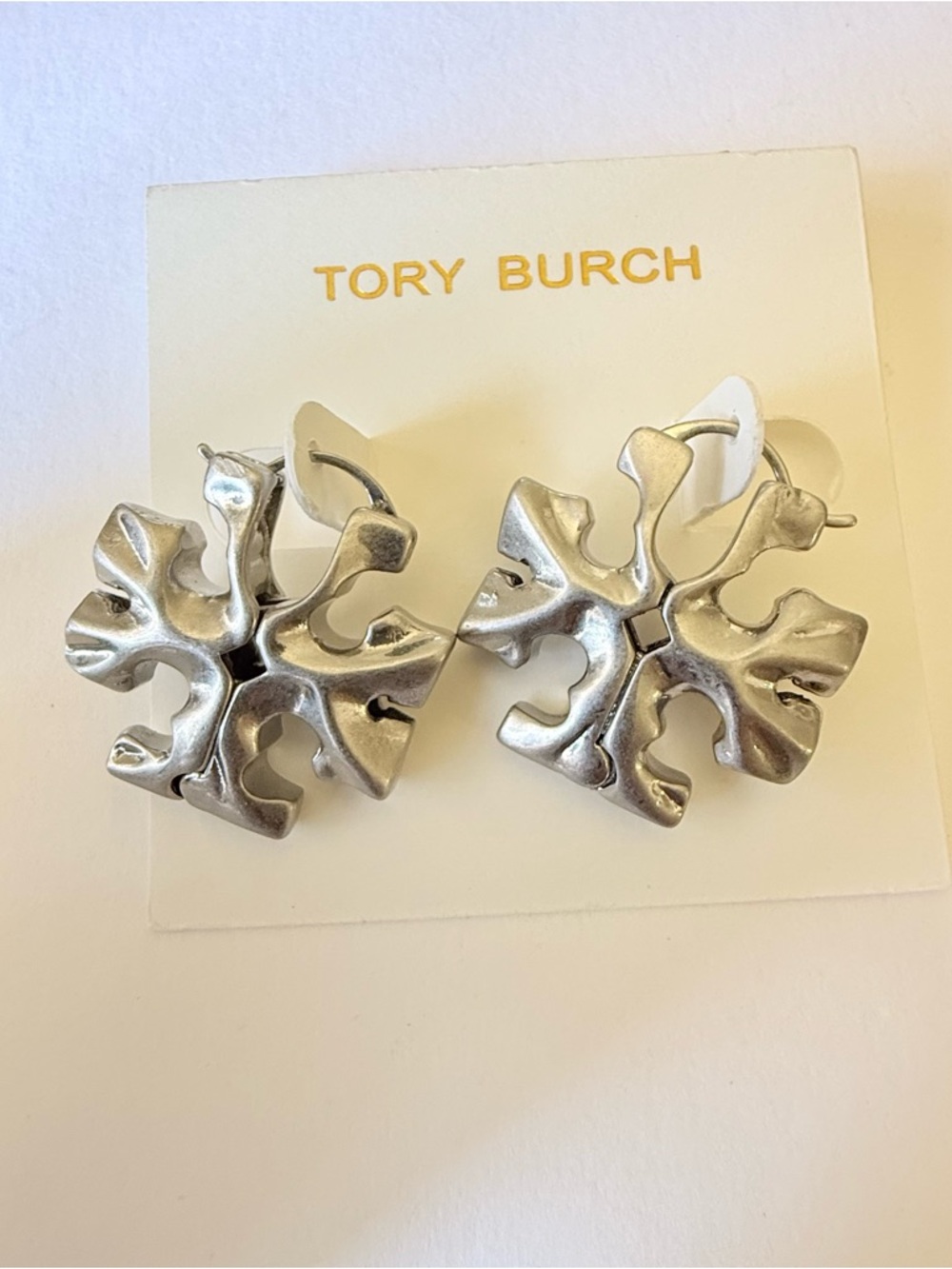 Tory Burch Big logo Earrings Silver tone